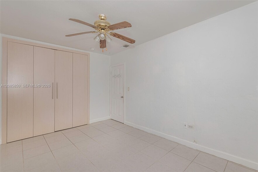 Building Photo - 2631 Alcazar Dr