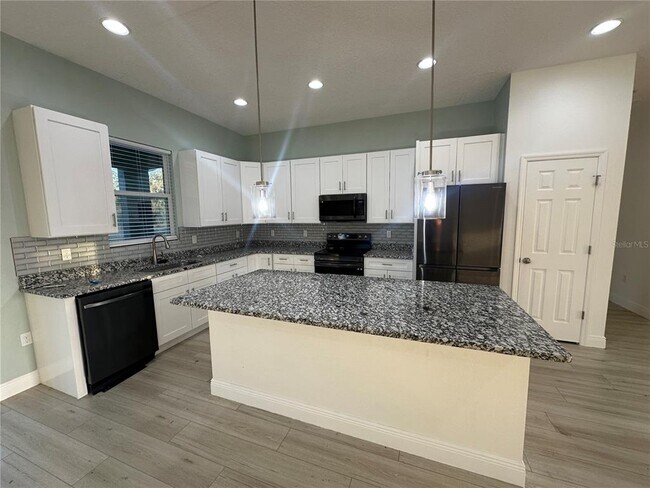 Building Photo - 1105 St Nicholas Ave