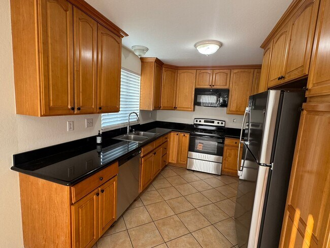 Building Photo - Spacious Hercules Home Near Parks & Schools with Large Backyard