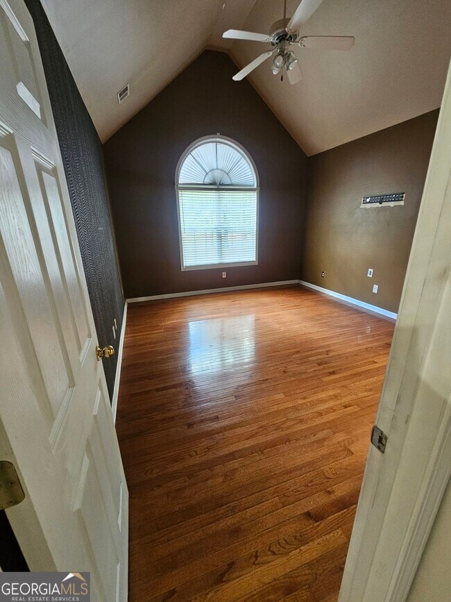 Building Photo - 40 Summerwood Ln
