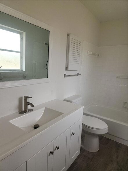 Building Photo - 1140 Queen Rd