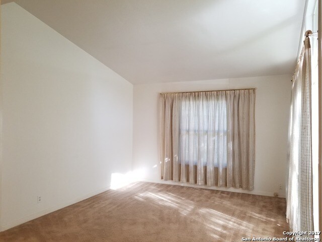 Building Photo - Welcome home to 214 Beechwood!