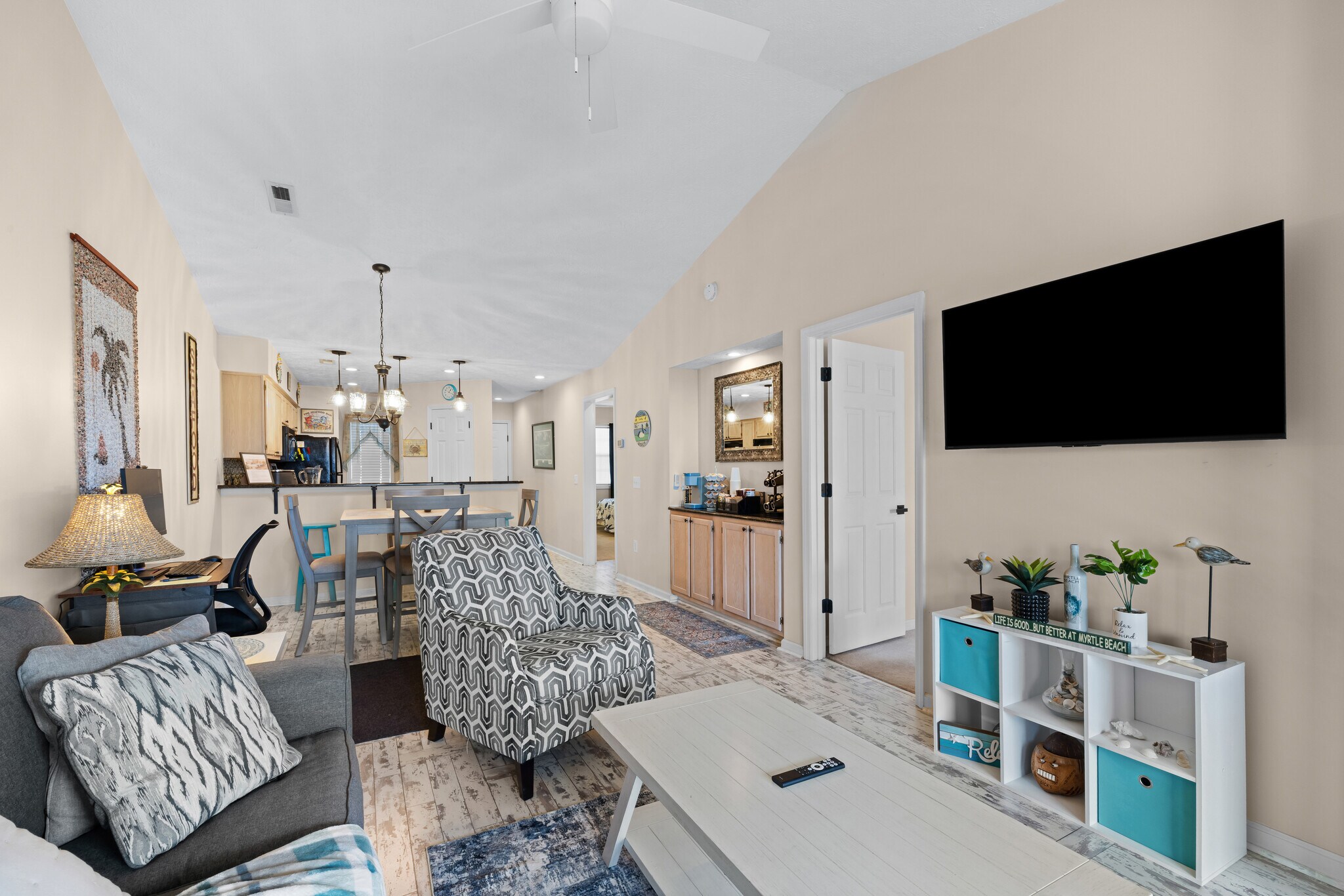 Building Photo - 557 White River Dr