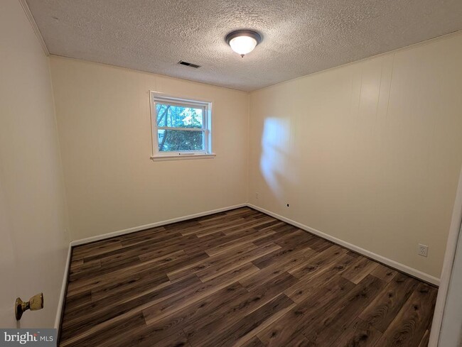 Building Photo - 6416 Albemarle St