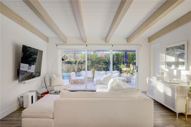 Building Photo - 8161 Encino Ave