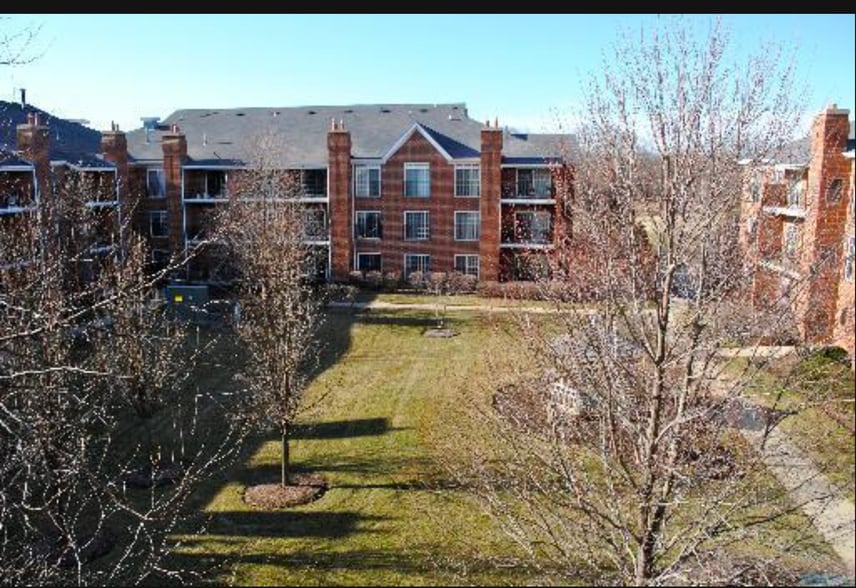 Building Photo - 71 Hunt Club Dr