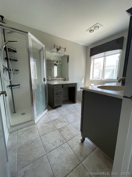 Building Photo - 69 Harbour Close