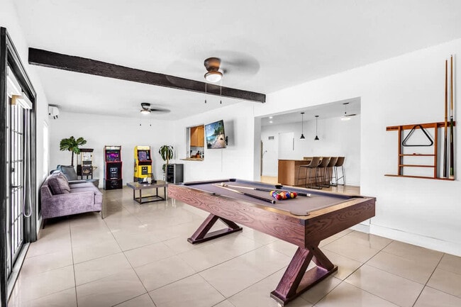 Building Photo - 18735 NE 18th Ave