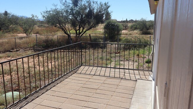 Building Photo - Acreage