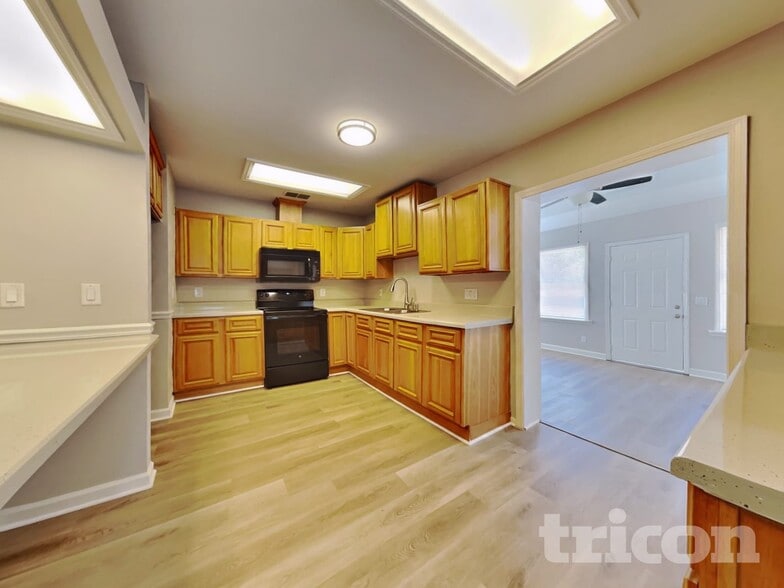 Building Photo - 6423 4th Ave NE