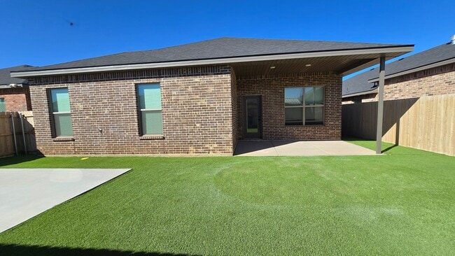 Building Photo - 512 Savannah St