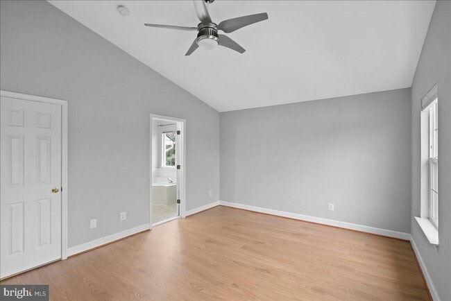 Building Photo - 6350 Regal Oak Dr