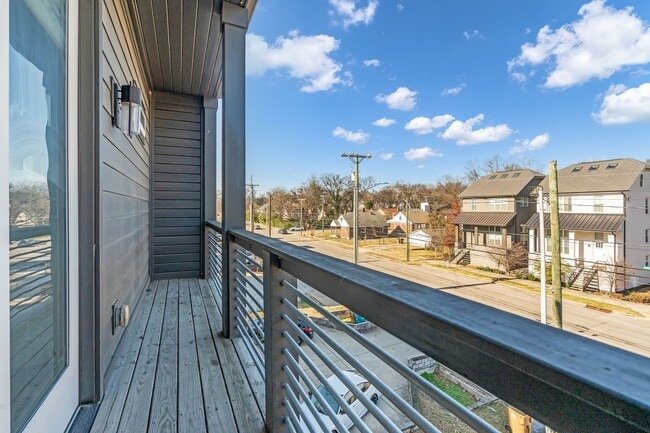 Building Photo - Modern Living in Wedgewood Houston