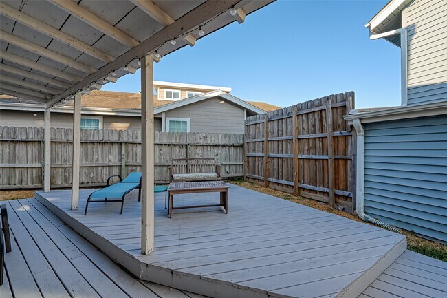 Building Photo - 88 Lakeview Village