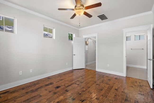 Building Photo - 11229 Avery Station Loop