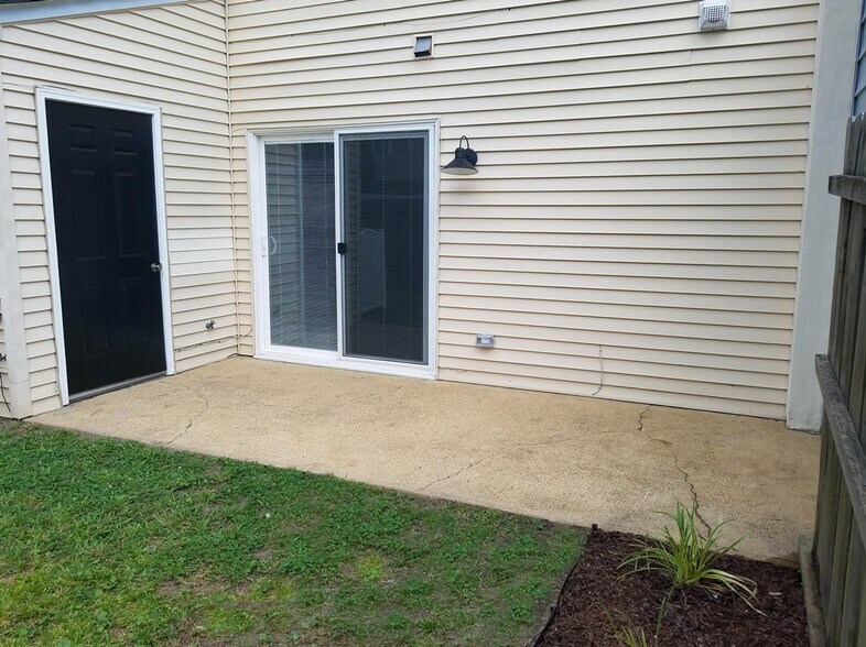 Building Photo - 31 Sally Ann Pl