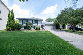 Building Photo - 1581 Woodside Ct NE