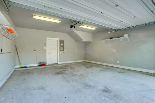 Building Photo - 3108 Baer St