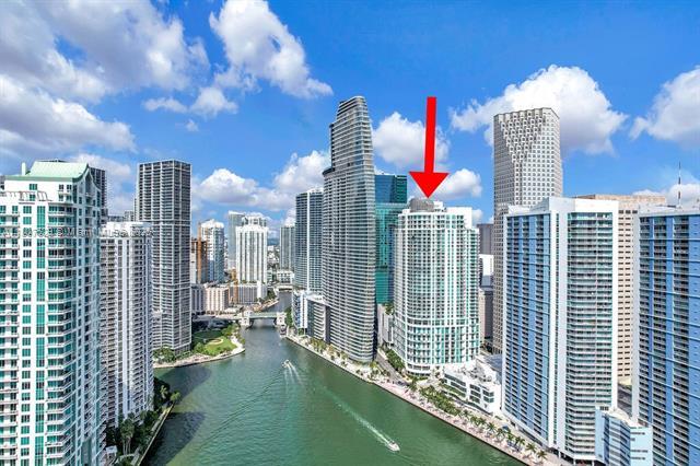 Building Photo - 300 S Biscayne Blvd