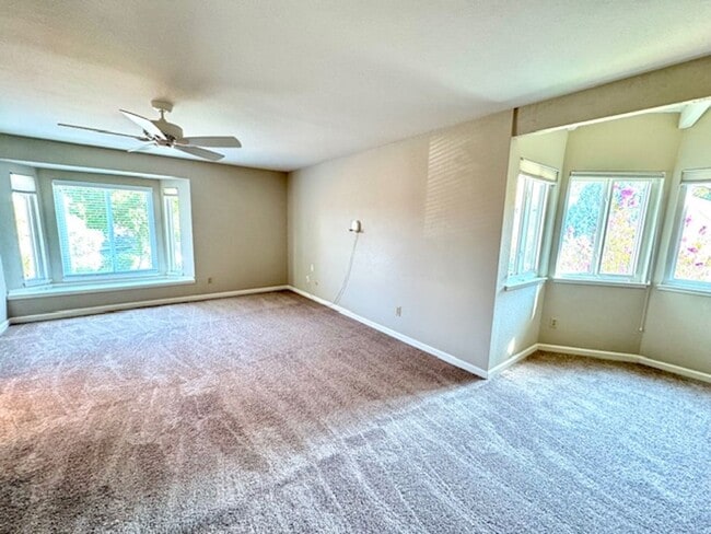 Building Photo - Wonderful 2 story home in Walnut Creek nea...