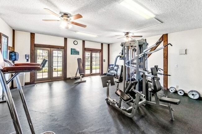 Building Photo - $500 off 1st Month ! 1 Bedroom ~ Live in t...