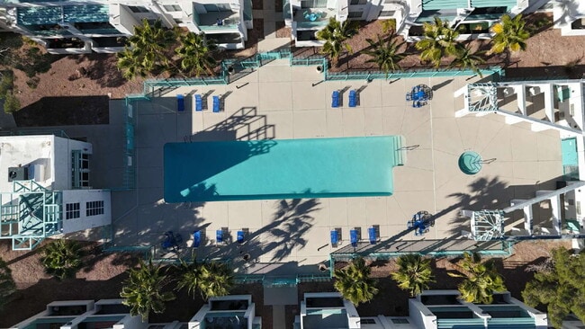 Building Photo - 7100 W Pirates Cove Rd