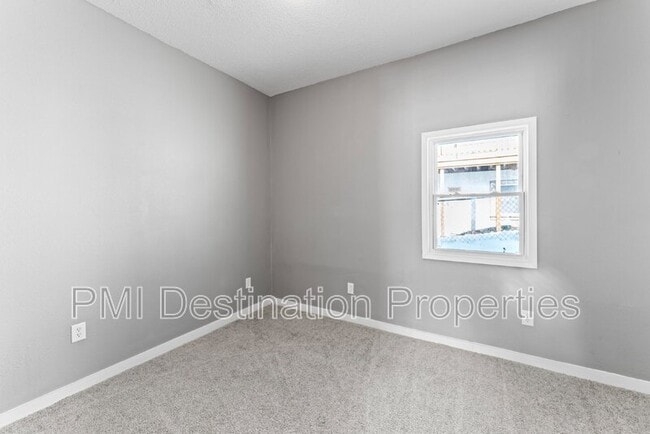 Building Photo - 918 S Appleton Ave