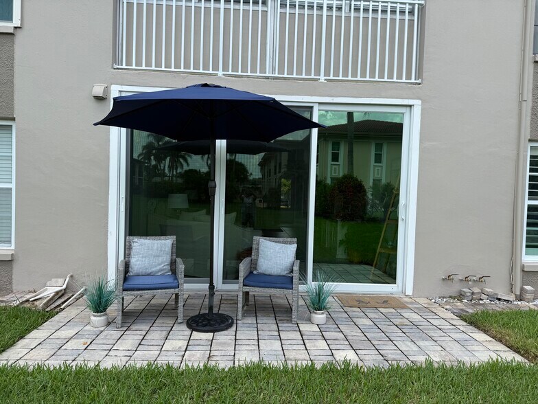 Building Photo - 10215 Regal Dr