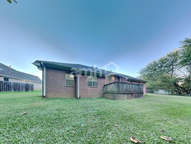 Building Photo - 6145 Sandbourne E