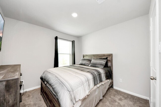 Building Photo - 5342 Basquiat Dr