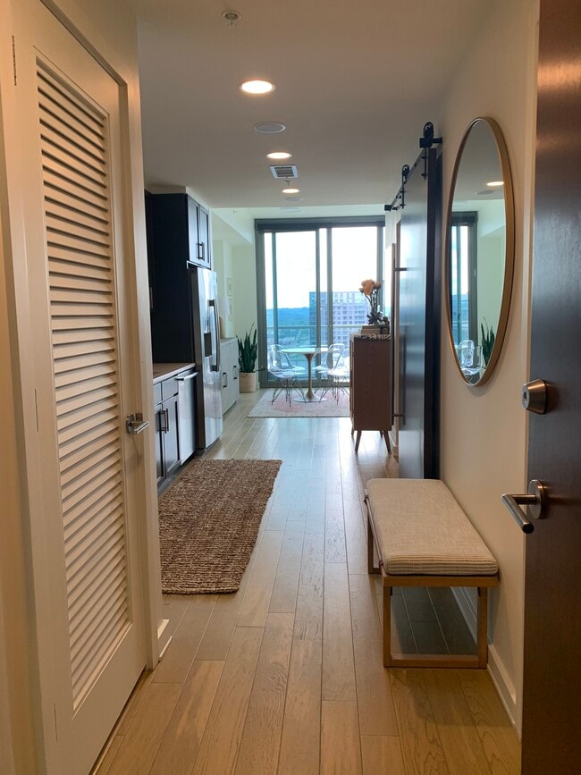 Building Photo - 2212 -TWTW