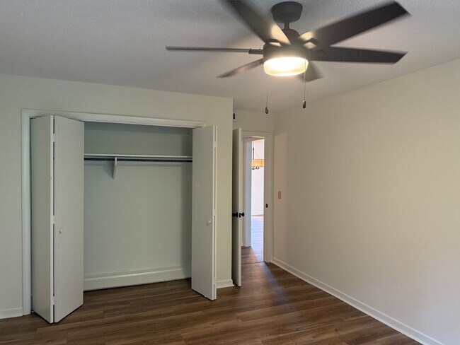 Building Photo - Forest Acres
