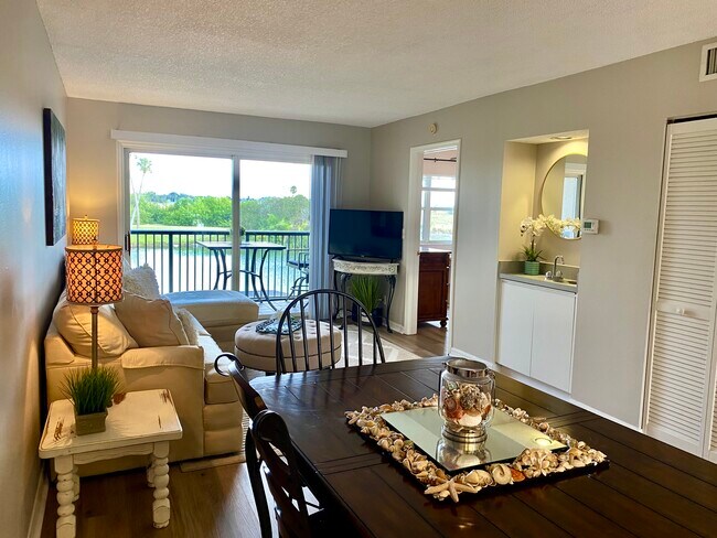 Building Photo - 2320 Terra Ceia Bay Blvd