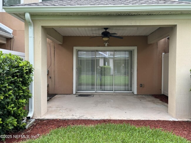 Building Photo - 13490 Essence Ct