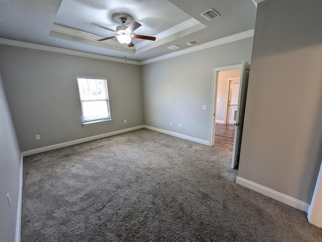 Building Photo - 8934 E River Dr