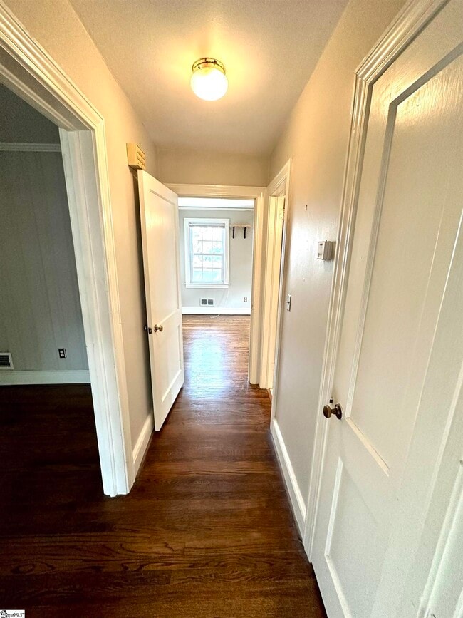 Building Photo - 5 Whitsett St