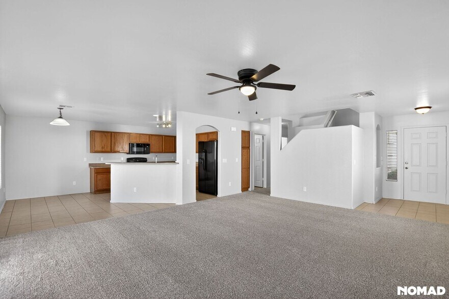 Building Photo - 22066 W Solano Dr