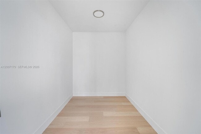 Building Photo - 175 SE 25th Rd