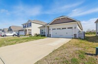 Building Photo - 112 Boomer St