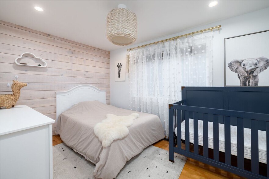 Building Photo - 410 Farmington Ave