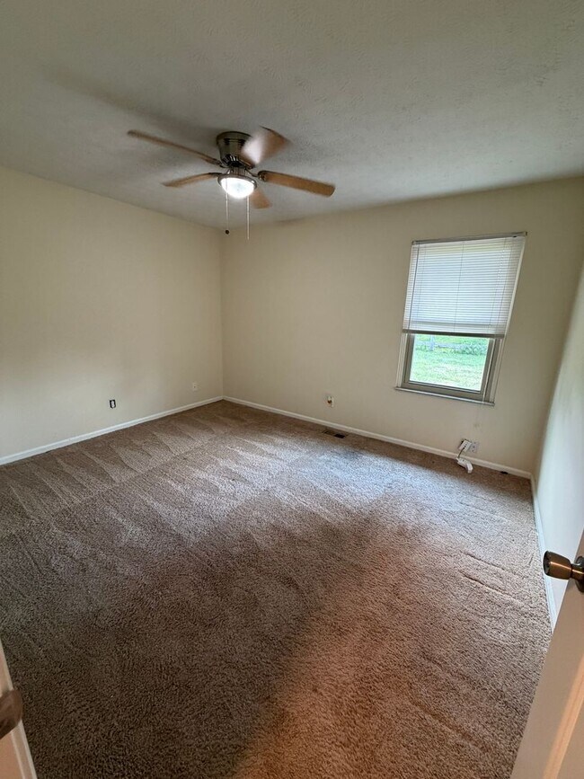 Building Photo - 2 bedroom duplex