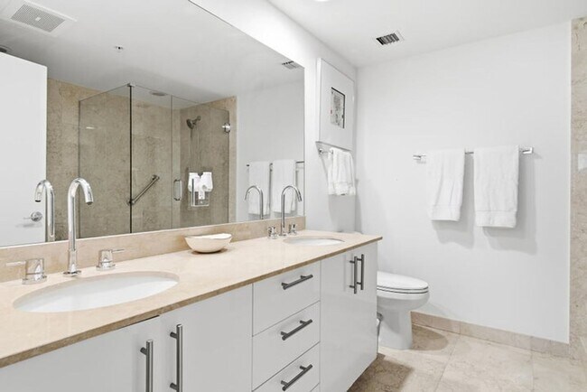 Building Photo - 550 Okeechobee Blvd