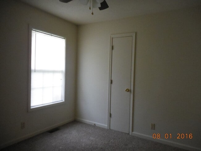 Building Photo - 223 Jim Thorpe Dr