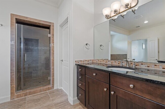 Building Photo - 8917 Villa Norte Dr