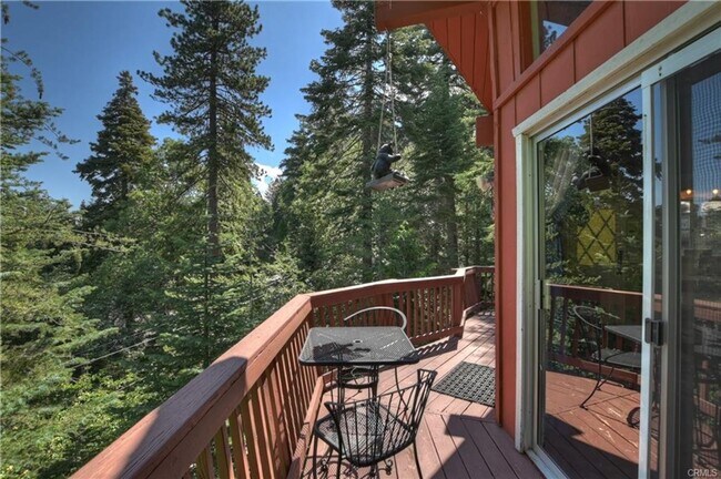 Building Photo - Treehouse-like atmosphere with peek-a-boo views of Lake Arrowhead