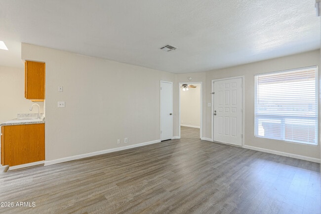 Building Photo - 501 W Hononegh Dr