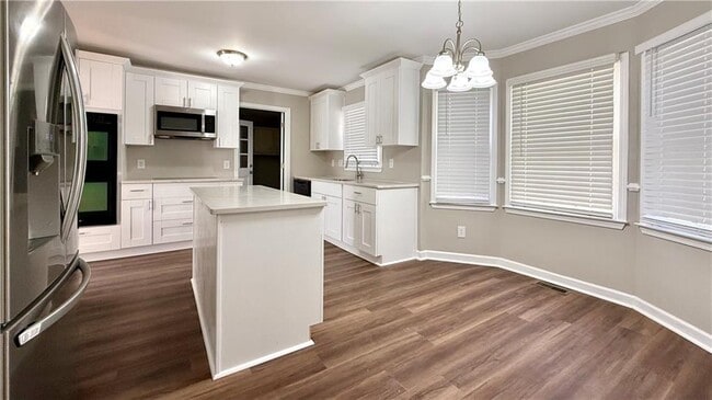 Building Photo - 1735 Ridgefield Dr