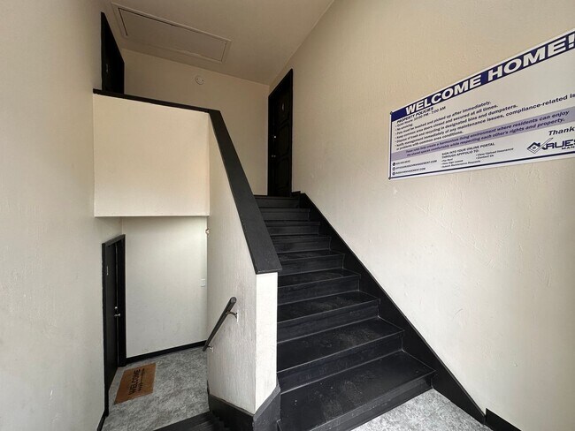 Building Photo - Regal Landing IIII