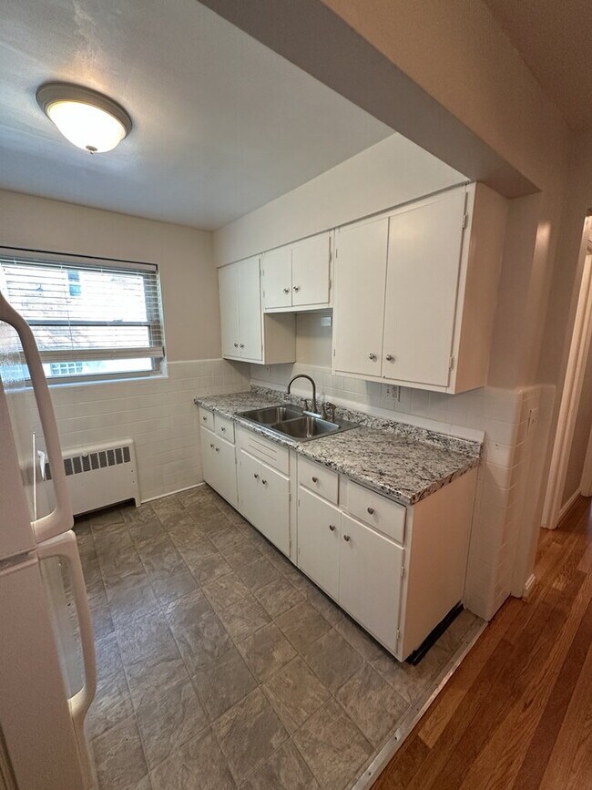 Building Photo - 6086 Dryden Ave