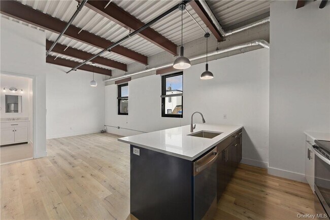 Building Photo - 189 N Main St